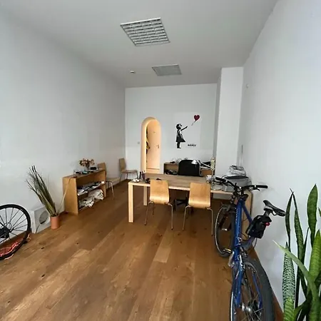 Grosse In Der Isarvorstadt München